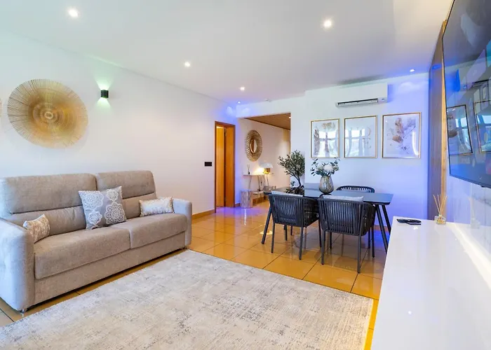 Romantic With Private Hot Tub & Parking - Big Pool - Marina Access *