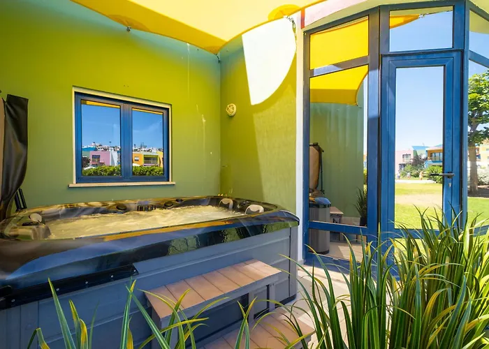 Villa Romantic With Private Hot Tub & Parking - Big Pool - Marina Access