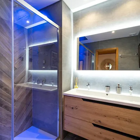 Romantic With Private Hot Tub & Parking - Big Pool - Marina Access فيلة
