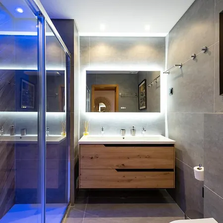 Romantic With Private Hot Tub & Parking - Big Pool - Marina Access * Albufeira